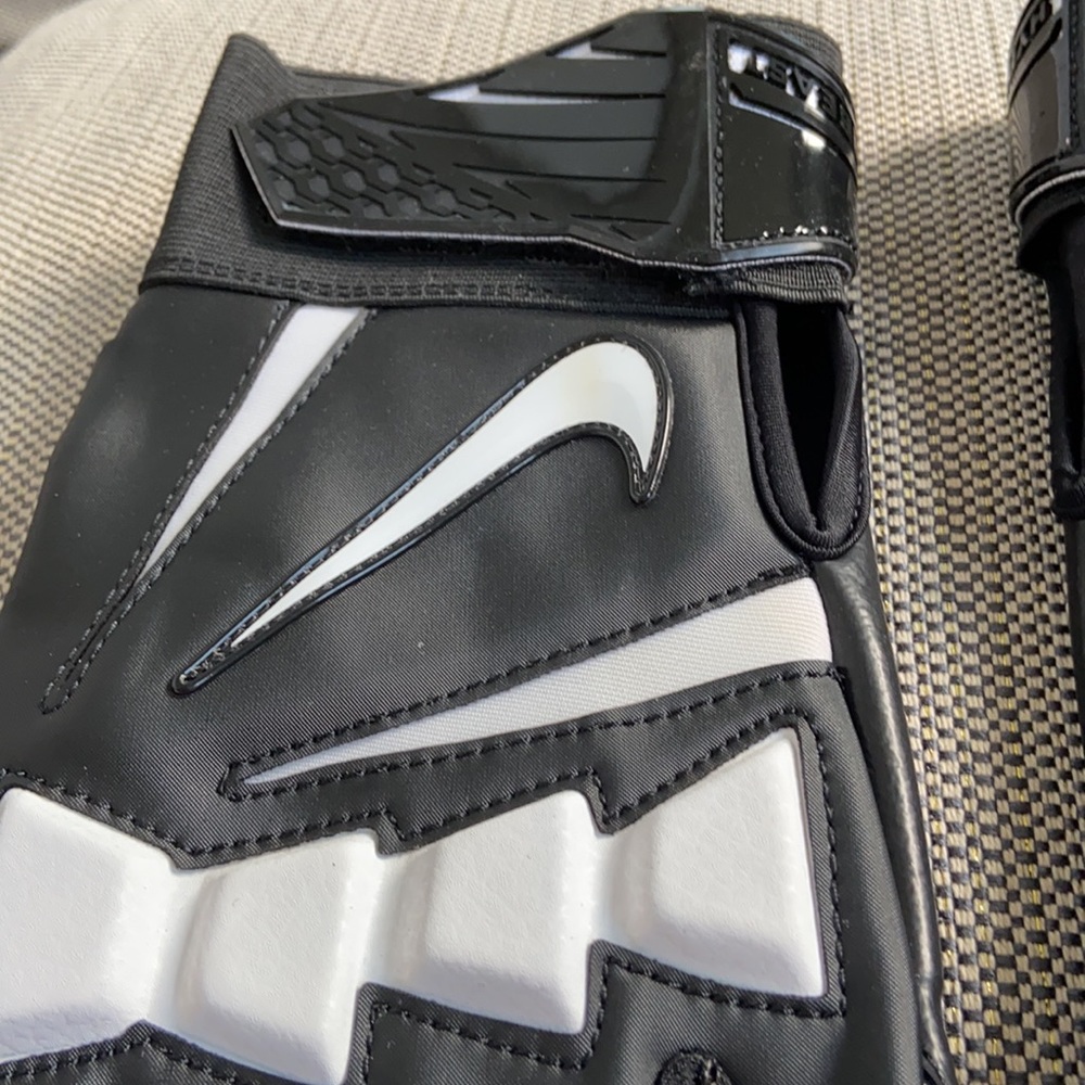 Nike gloves - Picture 6 of 10